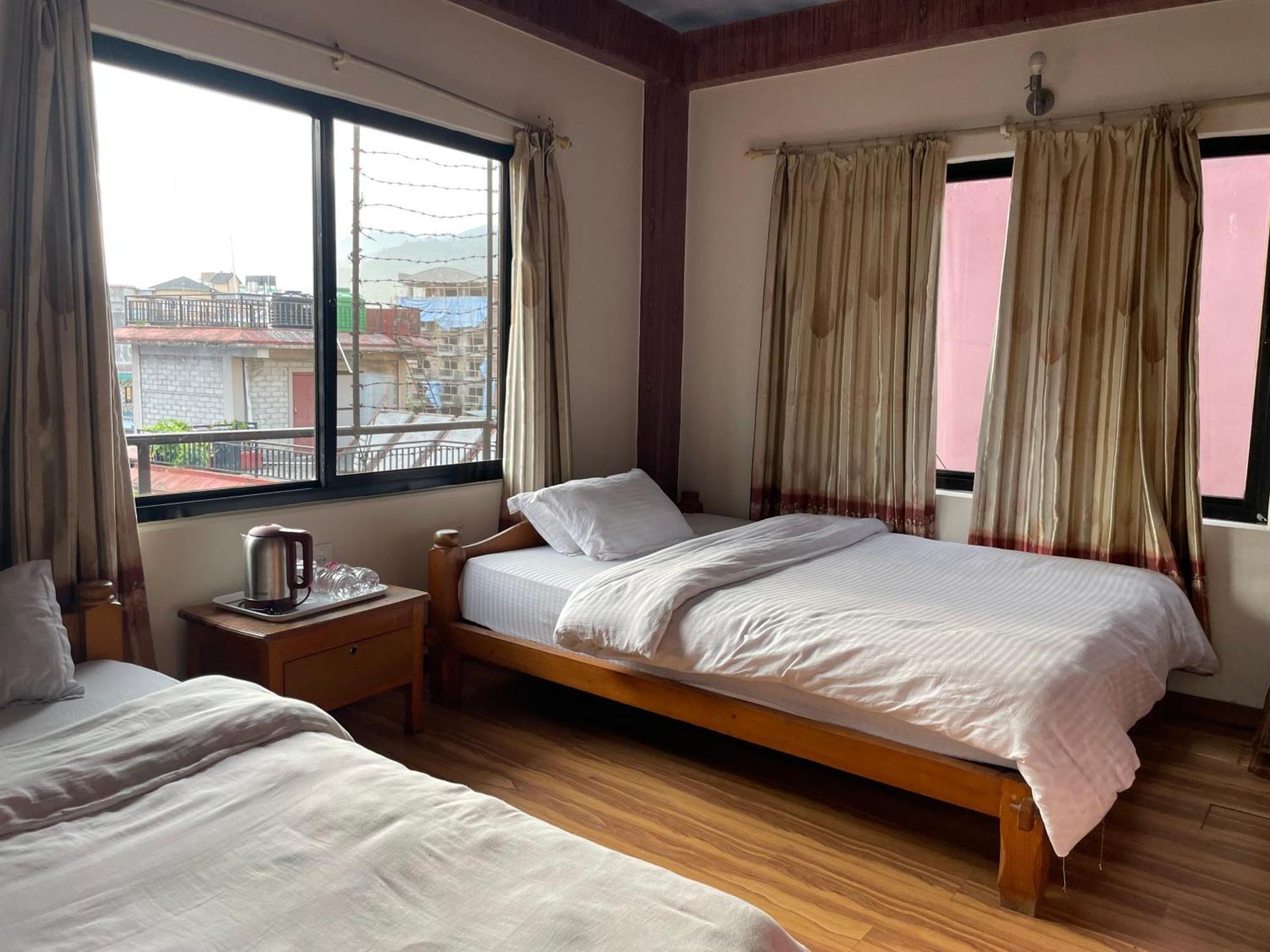 Hotel Hakoniwa Pokhara Exteriör bild