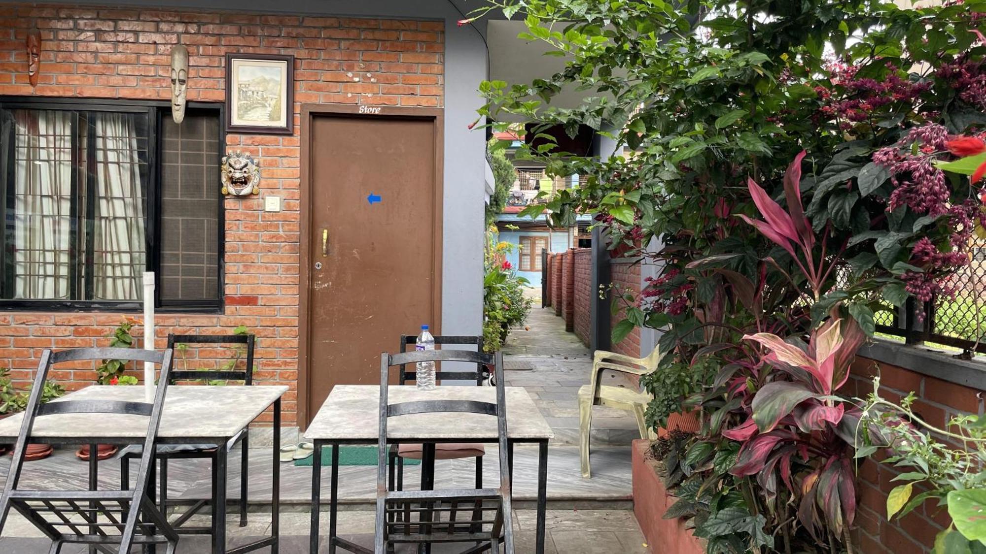 Hotel Hakoniwa Pokhara Exteriör bild
